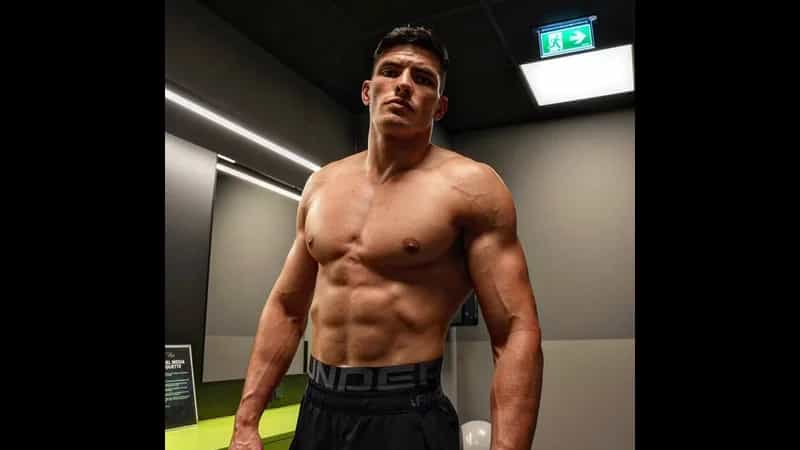 Islam Dulatov, el modelo de UFC