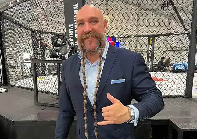 Mike Beltrán: El Árbitro de UFC con Barba
