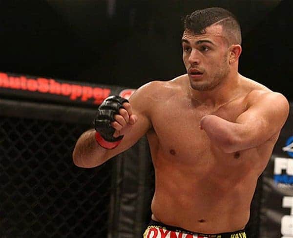 Nick Newell: El Luchador con una Mano en MMA