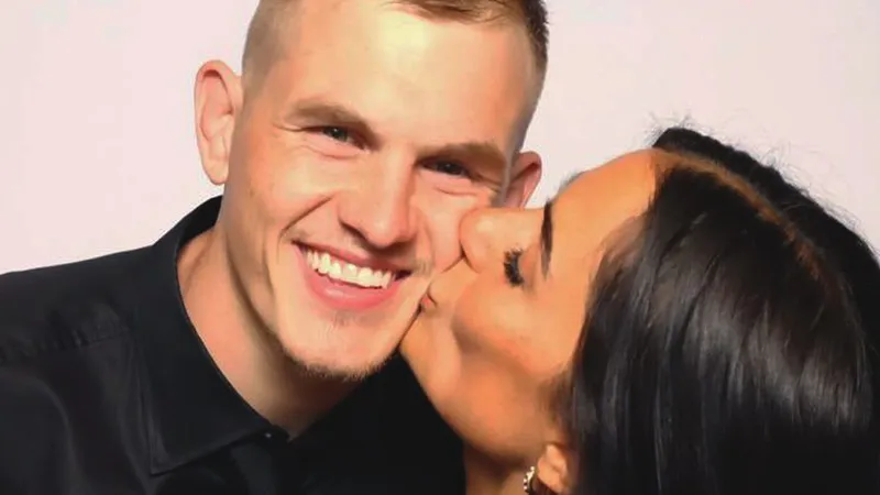Ian Garry y la Polémica Relación con su Esposa
